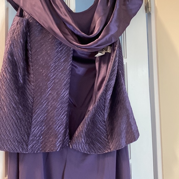 Purple dress - Picture 9 of 12